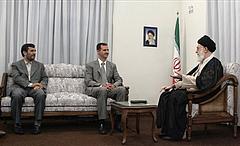 Syriens Assad mit Irans Ahmadinejad und Khamenei