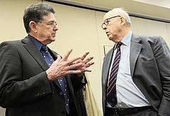 Dr. Robert Kelley und Dr. Hans Blix
