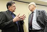 Dr. Robert Kelley und Dr. Hans Blix