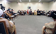 Ayatollah Khamenei und die Expertenversammlung